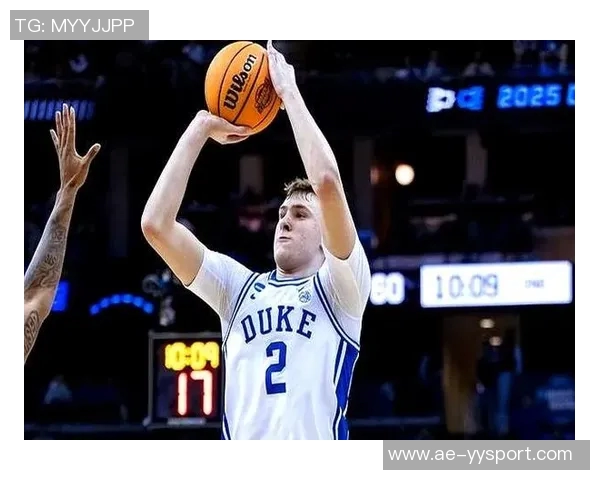 克里斯蒂称赞弗拉格篮下对抗能力出色并在关键时刻命中重要投篮